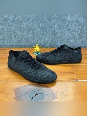 SUAVS Zilker Mens 10 Womens 12 Charcoal Gray Knit Lightweight Casual Sneakers